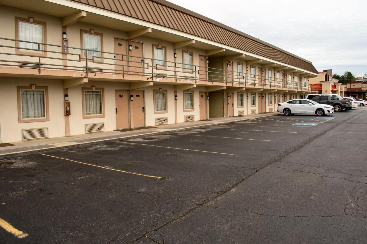 Kings Inn Lenoir City Exterior photo